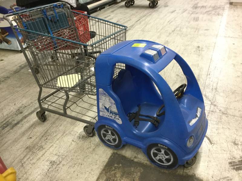 lot 55 image: Kids Cart