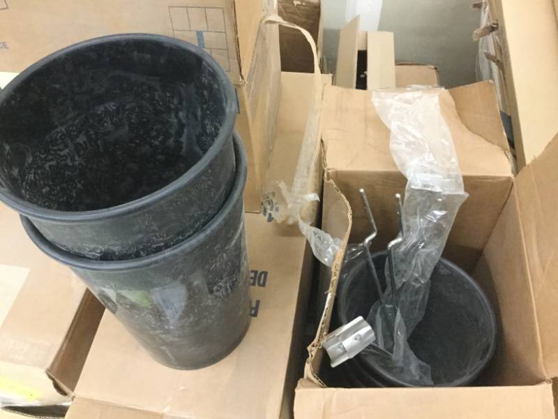 lot 68 image: Flower Pots.