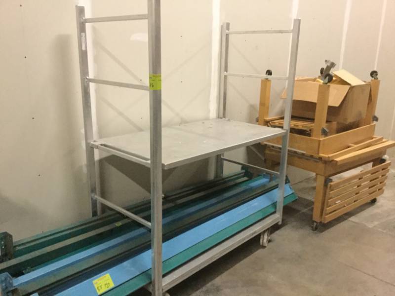 lot 86 image: Stocking Cart