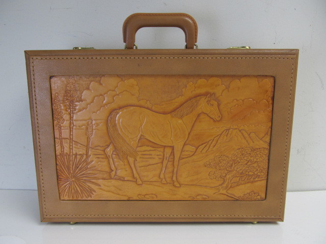 lot 55 image: Vintage Western Themed Horse Suitcase 