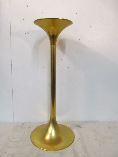 lot 40 image: Vintage Metal Pedestal Stand