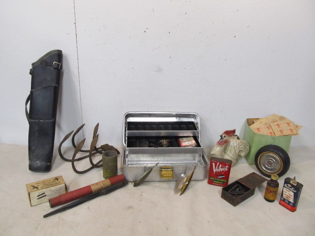 lot 49 image: Lot of Misc Vintage Items