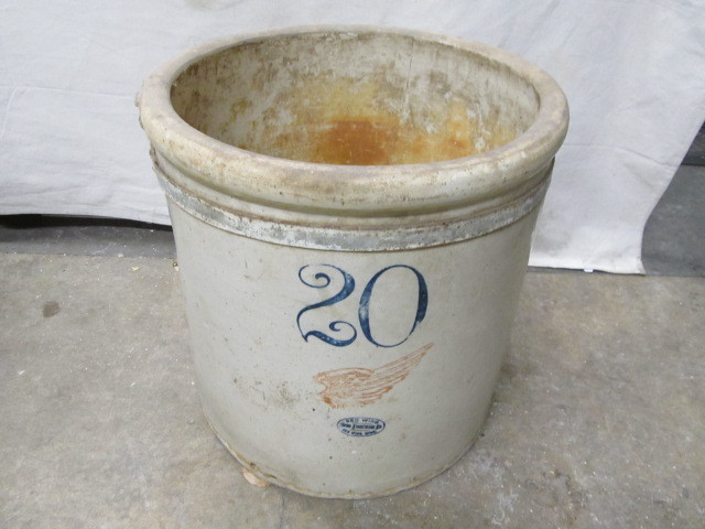 lot 33 image: Red Wing 20 Gallon Stoneware Crock