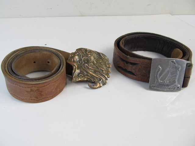 lot 76 image: 2 Vintage Mens Leather Belts wBuckles