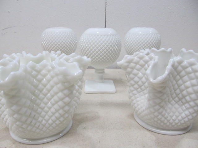lot 122 image: Group of Vintage WESTMORELAND Milk Glass Vases