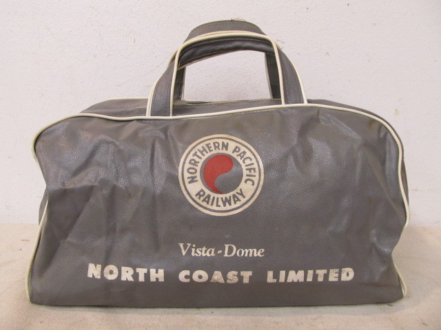 lot 97 image: Orig Vintage 1960s NORTHERN PACIFIC Railway Vista Dome Travel Bag