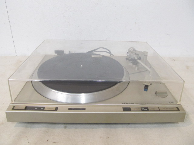 lot 103 image: Pioneer PL-600 Turntable