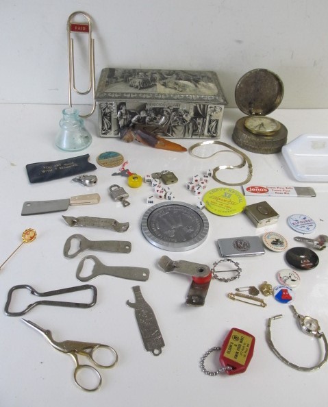 lot 157 image: Lot of Misc Vintage Small Collectibles