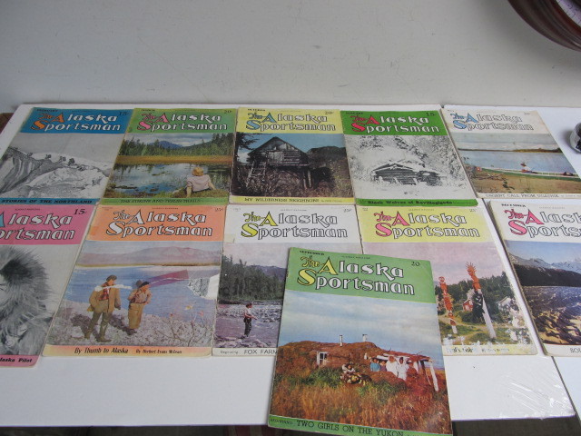 lot 162 image: Group of 1940s ALASKAN SPORTMAN Magazines