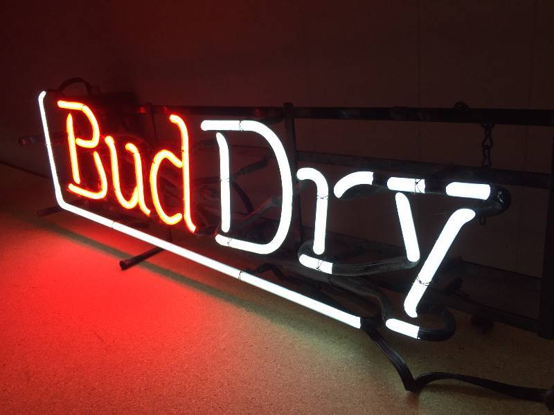 lot 379 image: BUD DRY Neon Light