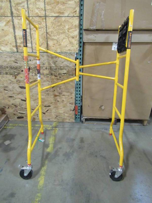 lot 5 image: MetalTech Job Site Series 5 ft. x 4 ft. x 2-12 ft. Scaffold 900 lbs. Load Capacity, I-IMIS - USEDMissing Pieces