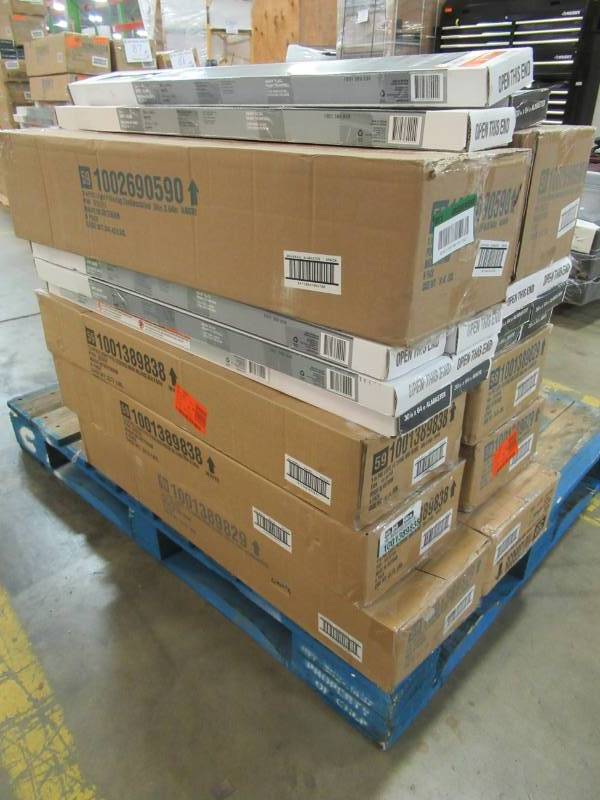 lot 94 image: PALLET OF ASSORTED MINI BLINDS, 30 X 64 WHITE & ALABASTER (CREAM), CORDED AND CORDLESS