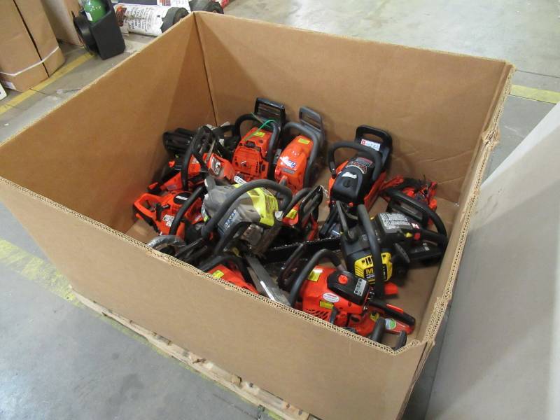 lot 13 image: WHOLESALESALVAGE PALLET OF RETURNS - 14 CHAINSAWS