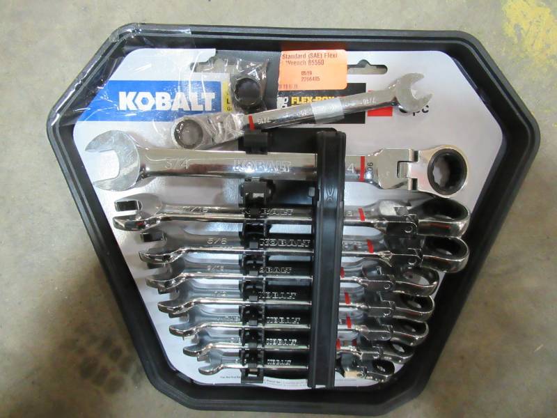 lot 165 image: Kobalt 8-Piece Standard (SAE) Flexible Head Ratchet Wrench 85560 W Extra 716 Wrench