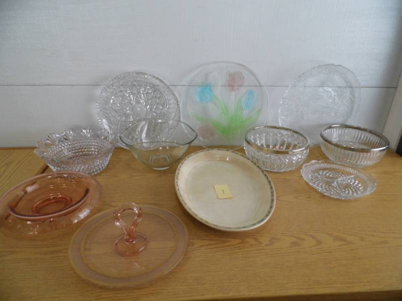 lot 1 image: Glassware