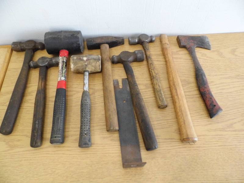 lot 4 image: Hammers - Tools