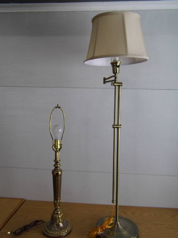 lot 39 image: Brass Floor & Table Lamp