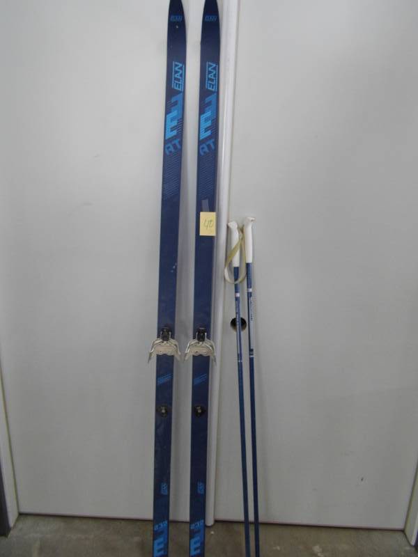 lot 40 image: Skis - Poles