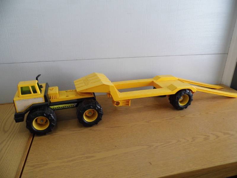 lot 49 image: Tonka Carrier