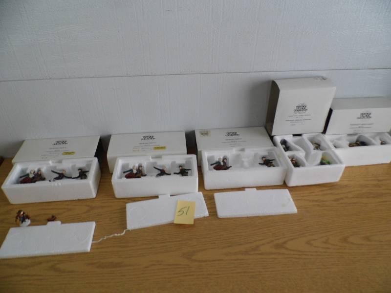 lot 51 image: Dept 56 Figures - Christmas