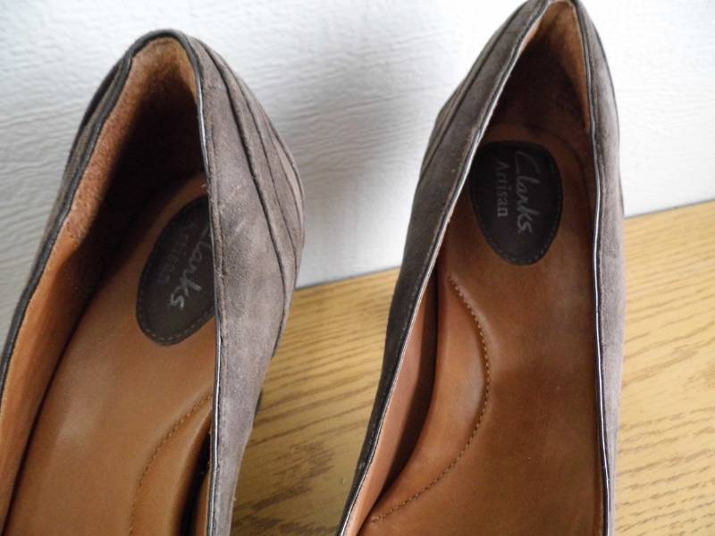 lot 55 image: Lot of 3 Pair of Ladies Shoes