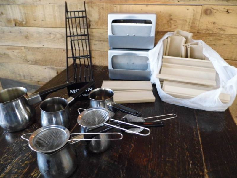 lot 71 image: Napkin Dispensers - Coffee Accessories