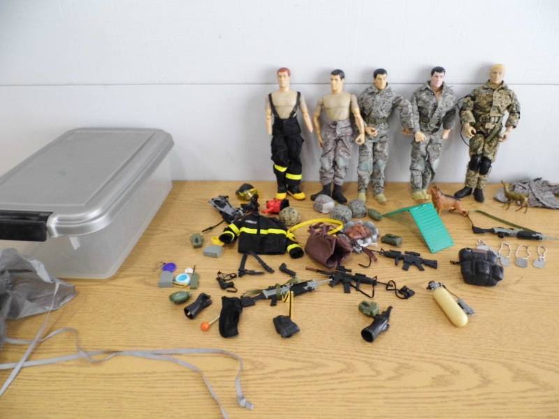 lot 80 image: Lot of 5 GI Joe Action Figures