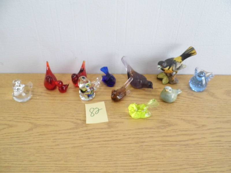 lot 82 image: Bird Figurines