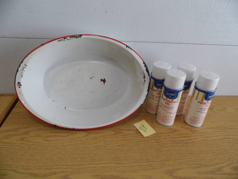 lot 84 image: Enamelware Bowl - Penatrating Oil