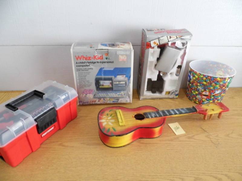 lot 106 image: Kids Toolbox - Uke