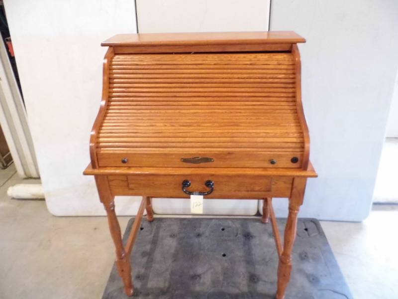 lot 122 image: Rolltop Desk