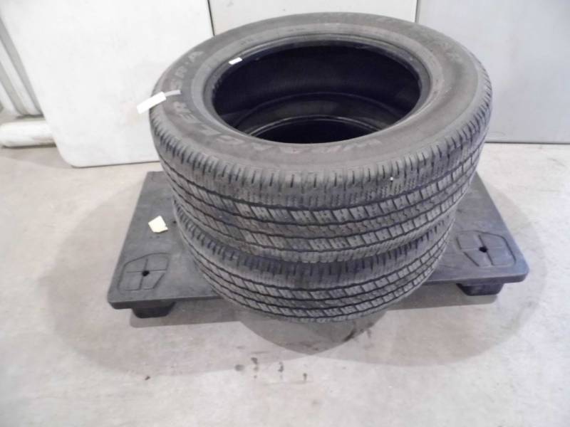 lot 162 image: 2 Tires