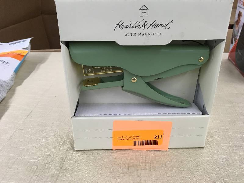 lot 211 image: Swingline Stapler, Retail $15.99
