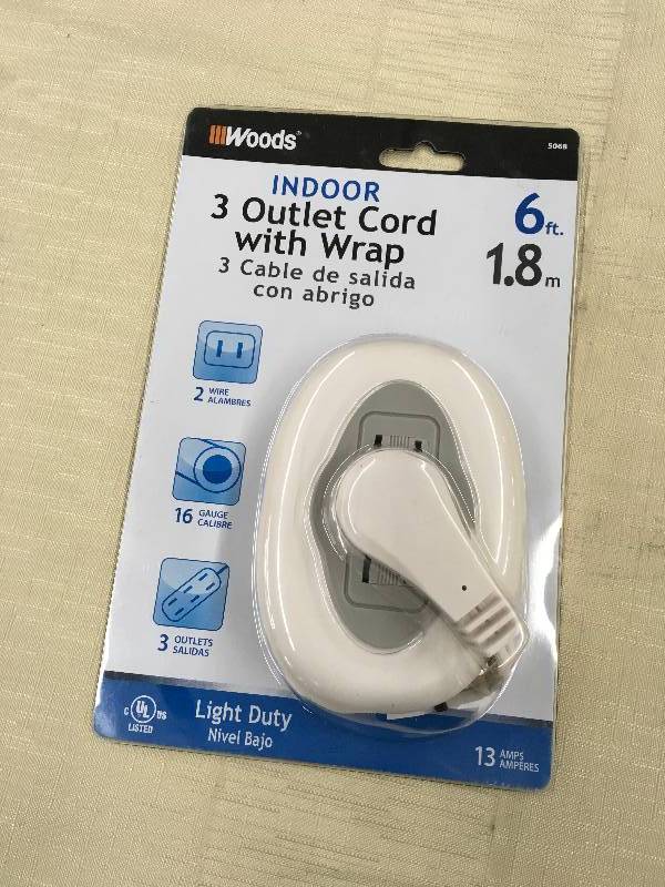 lot 230 image: Woods Indoor 3 outlet cord with wrap, Retail $10.99