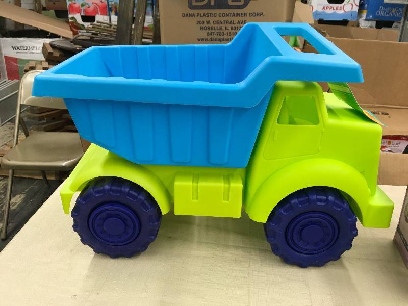 lot 242 image: Antsy Pants Jumbo Dump Truck, Retail $19.99