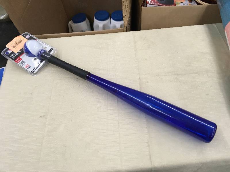 lot 250 image: Franklin Baseball And Bat, Retail $7.99