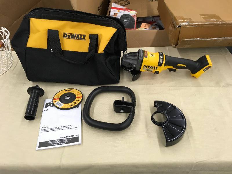 lot 263 image: DeWalt FLEXVOLT 60-Volt MAX Lithium-Ion Cordless Brushless 4-12 in. Angle Grinder, Retail $299.99