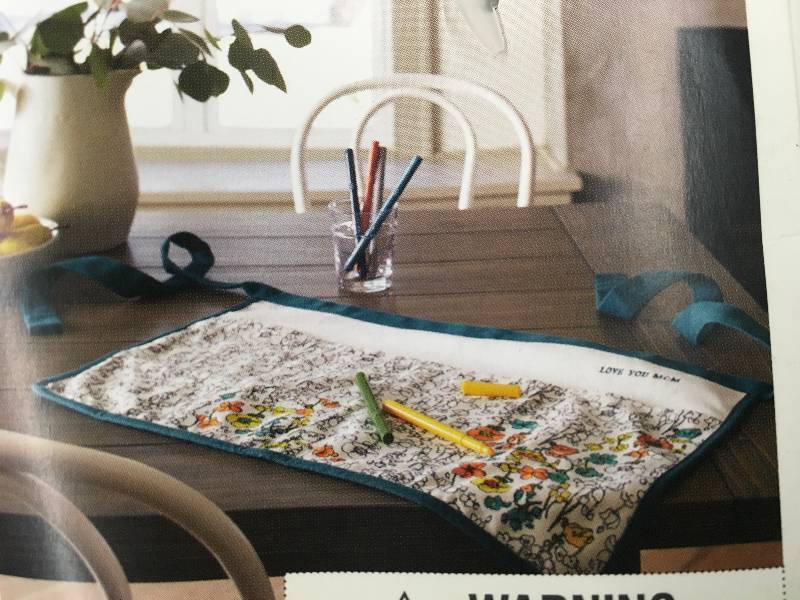 lot 290 image: Hearth & Hand DIY Apron, Retail $9.99