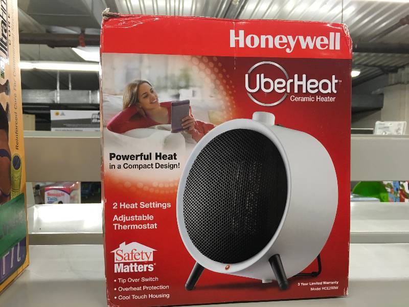 lot 422 image: Honeywell UberHeat, Retail $34.99
