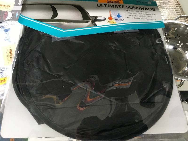lot 425 image: Ultimate Sun Shade,Retail $9.99