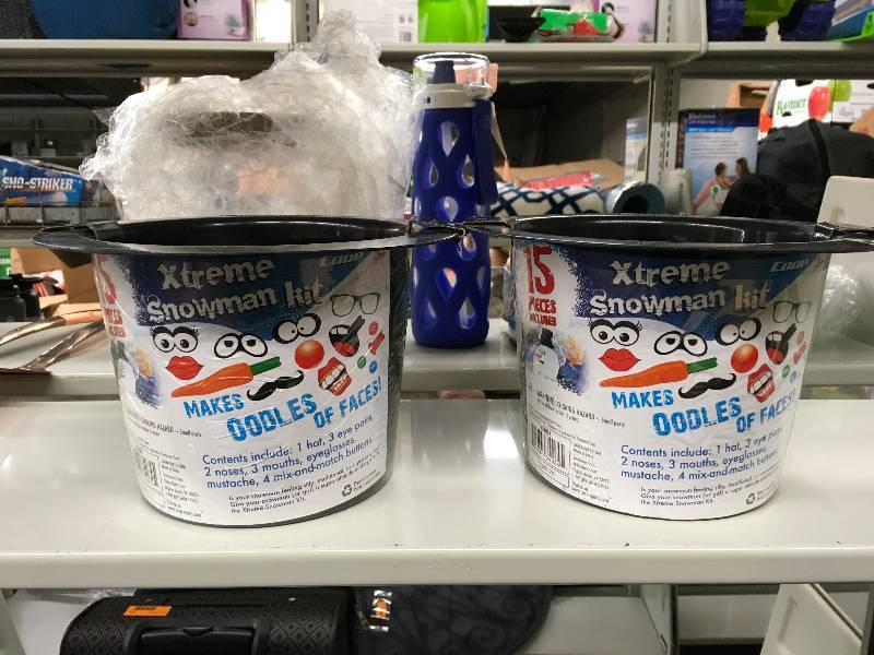 lot 458 image: Two Extreme Snowman Kits, Retail $19.99