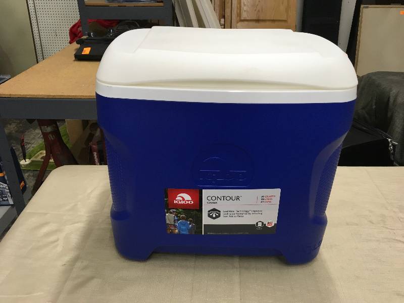 lot 482 image: Igloo Contour 30 Quart Cooler, Retail $27.99