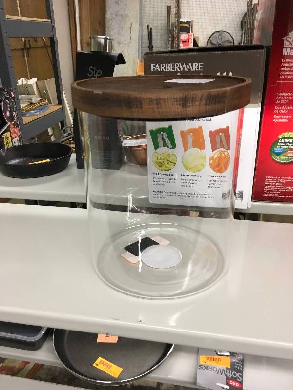 lot 513 image: Threshold Glass Large Canister, Retail $16.99