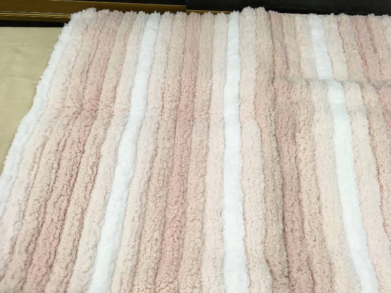 Softly Reversible Bath Rug, Retail $14.99