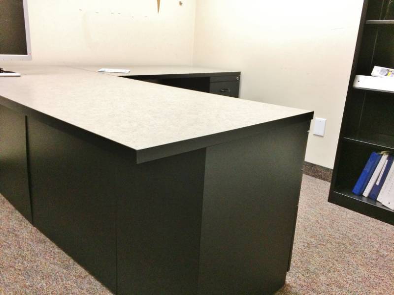 lot 7 image: MSRP $2000 High Quality Steelcase Executive Office Workstation Desk wRight Return, 1-3 Drawer Filing Cabinet, 1-2 Drawer Filing Cabinet & Extended Front Desktop Surface Guest Workspace Sleek Chic Black Design Excellent Premium Condition 