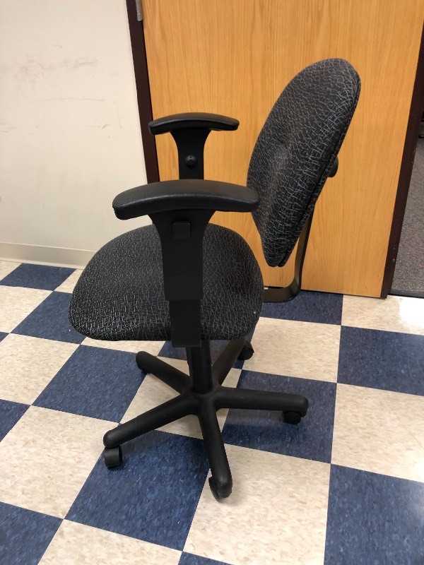 lot 74 image: MSRP $250 High Quality HON Gamut Series&nbspMid-Back Swivel Task Chair For&nbspPronounced Lumbar Support & Waterfall Seat Edge For Better Leg Circulation - Excellent Condition BlackGrey