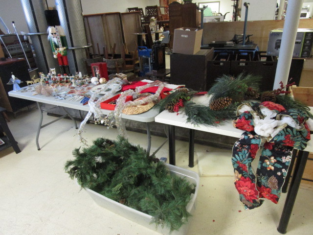 CHRISTMAS HOME DECOR