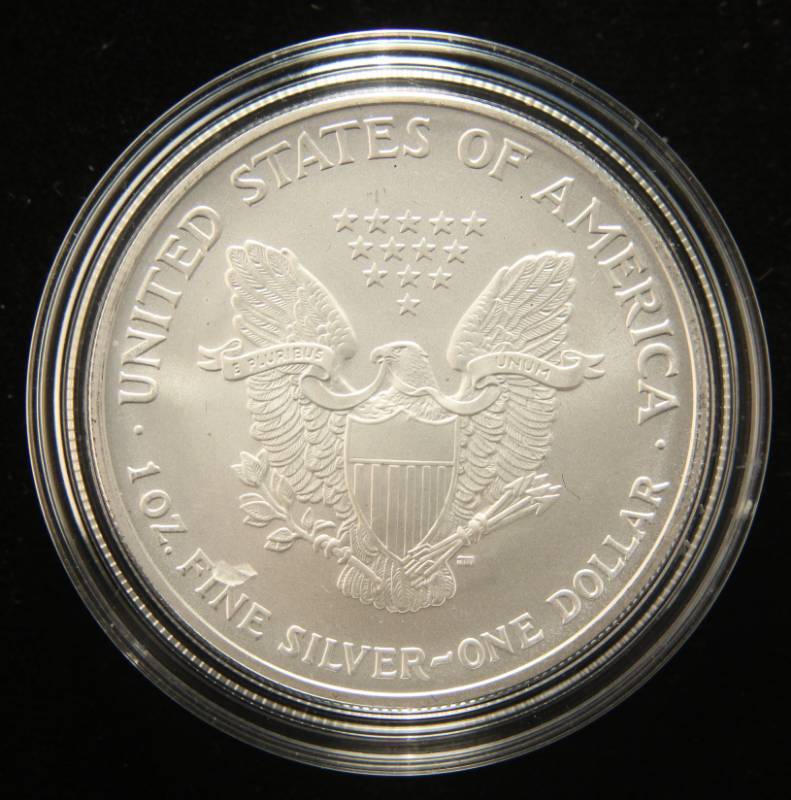 2005 AMERICAN SILVER EAGLE 1 TROY OZ. .999 FINE SILVER IN AIRTITE