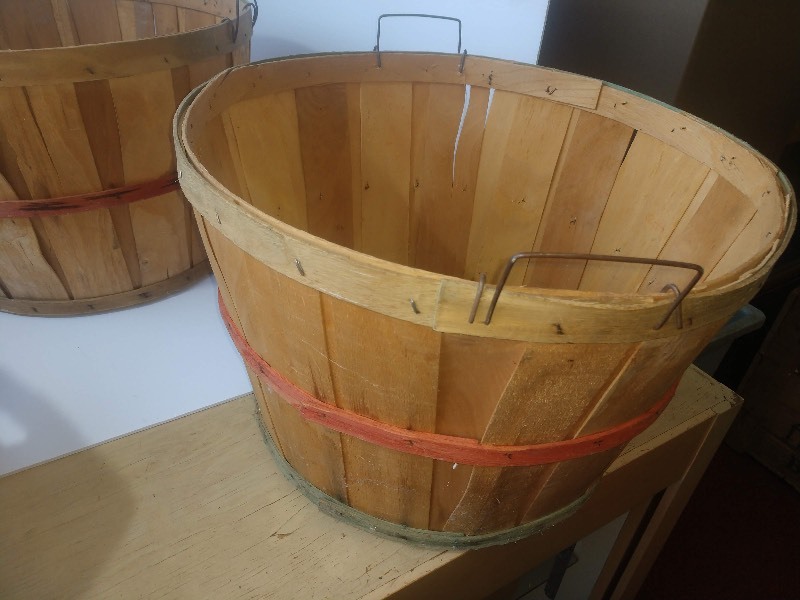 lot 77 image: Wooden Bushel Baskets and Wicker Style Baskets