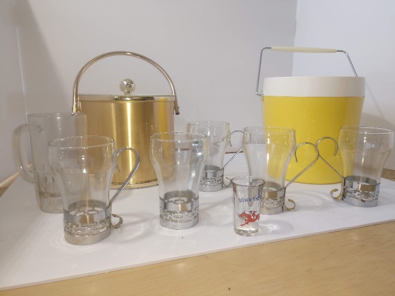 lot 78 image: Vintage Glass CoffeeCocktail Glassess, With Ice Buckets